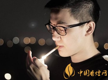 吸烟容易导致的典型性疾病，排名第一就是肺癌