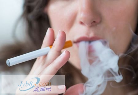 超过三分之一的英国成年人（35％）认为电子香烟对公众健康良好