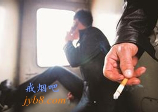 高铁吸烟屡禁不绝 铁警累坏了