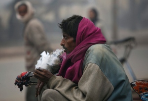 india-smoking.jpg